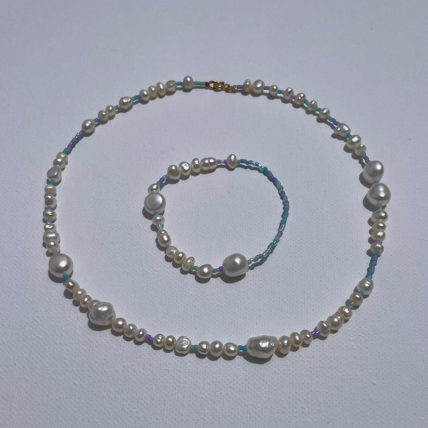 Everybody's Pearls In Colours