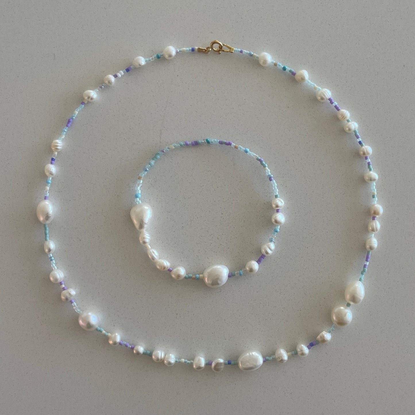 Everybody's Pearls In Colours