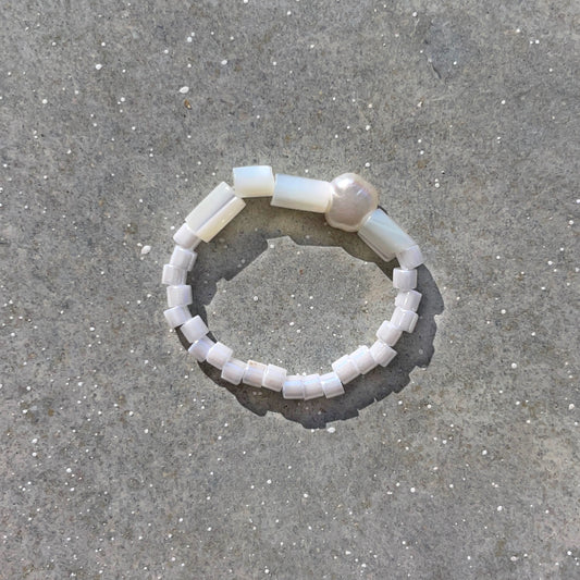 Geming Mother of Pearl Ring